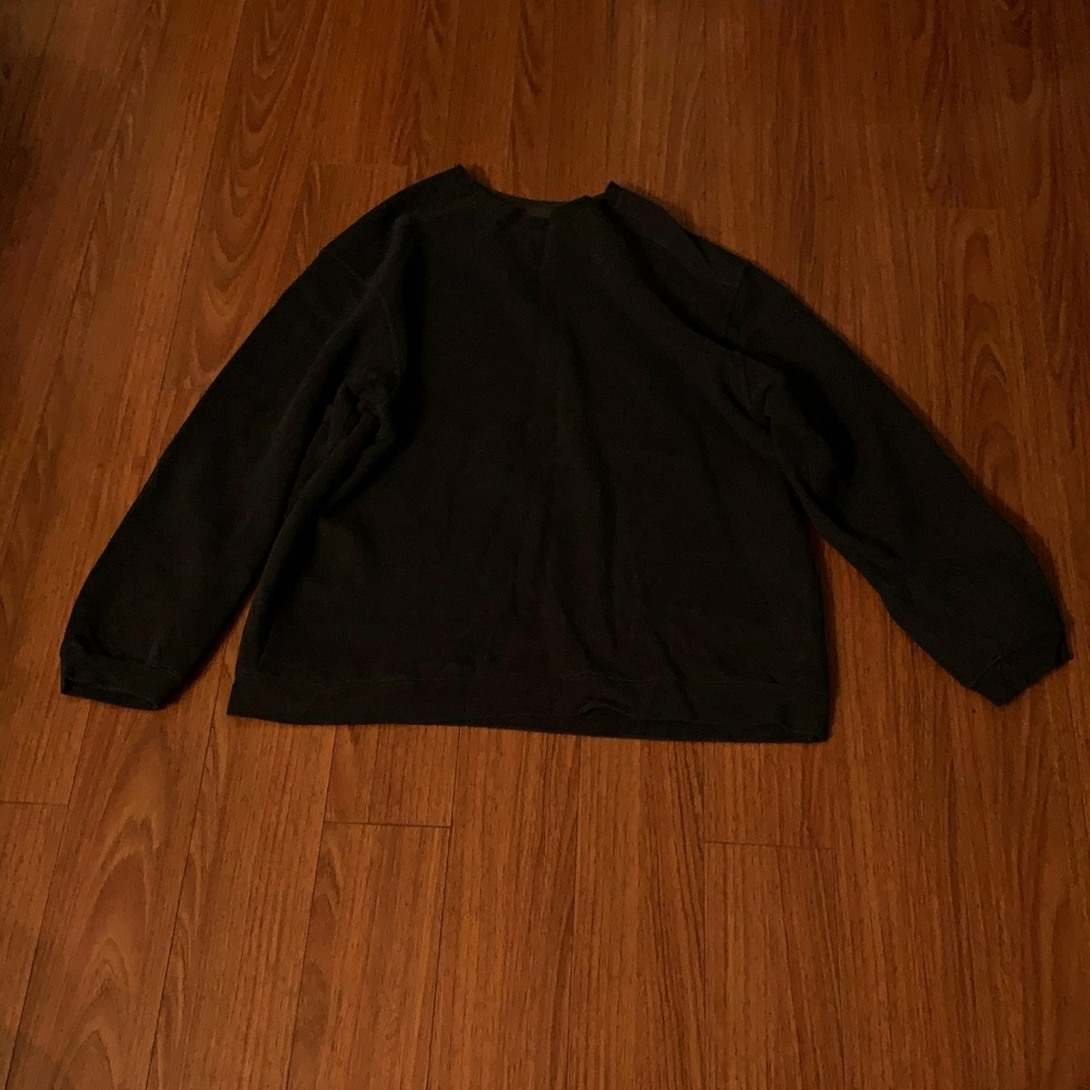 Men's black sweatshirt